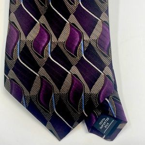NWOT Arrow 100% Silk Tie